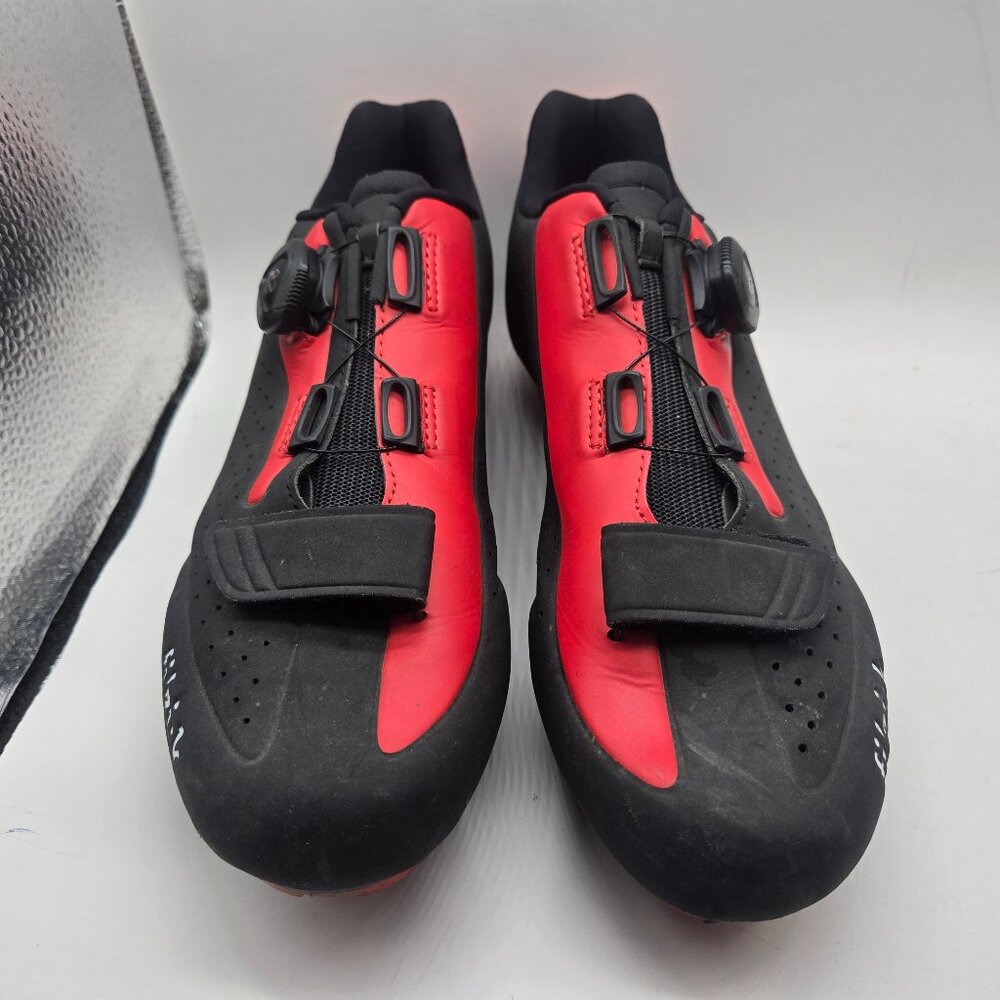 fi'zi:k R5 cycling shoes EU 43 US 9 mens red and black carbon reinforced boa